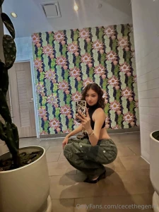 Who needs pants when you have this wall
