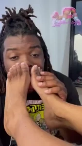 I gave my friend a footjob and made him lick my feet clean the full part 1
