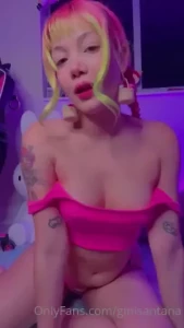 Me quieres ver los piercings