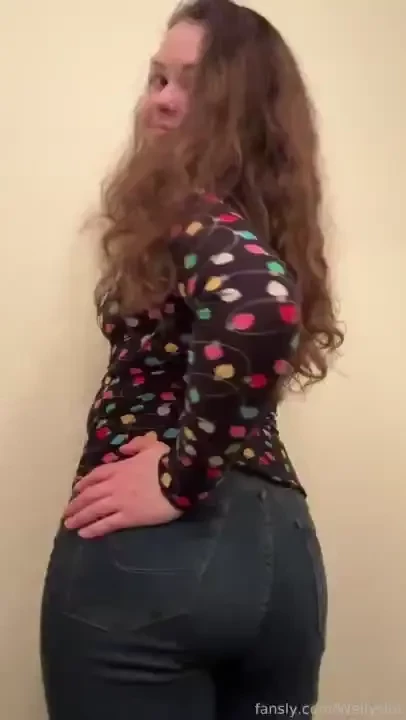 Haaaaappy holidayssss milf booty milkytits nipples mombod milfbooty 