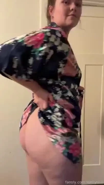 So soft and comfy milf amateur booty natural mombod boobs nipples 