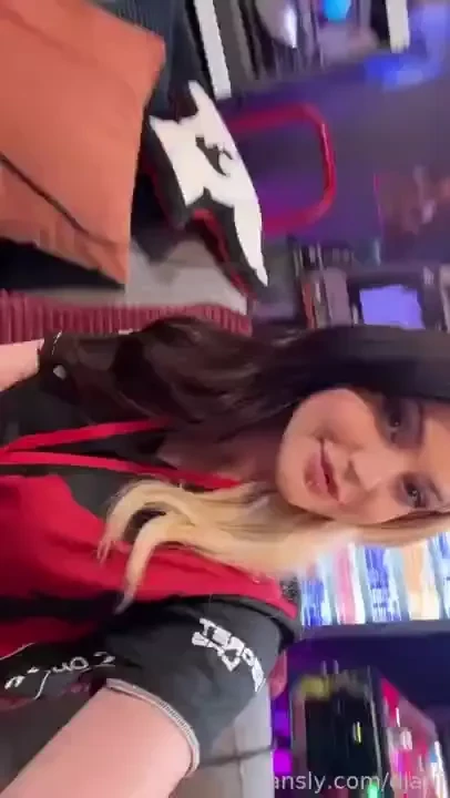 Sorry cuties been away a few days flying to sweden to do some gaming 