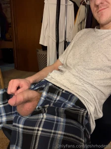 I love pulling my donger out of my christmas pjs and just letting it