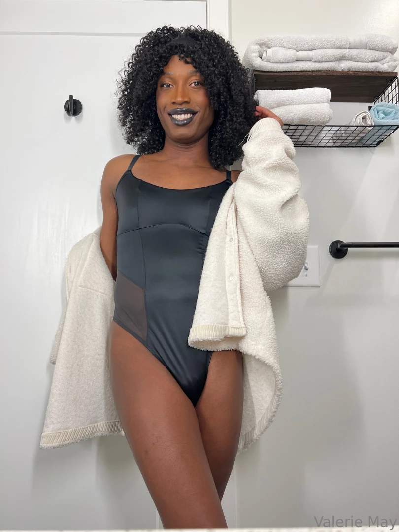 Should trans women tuck their dicks in public personally i say untuck part 1 