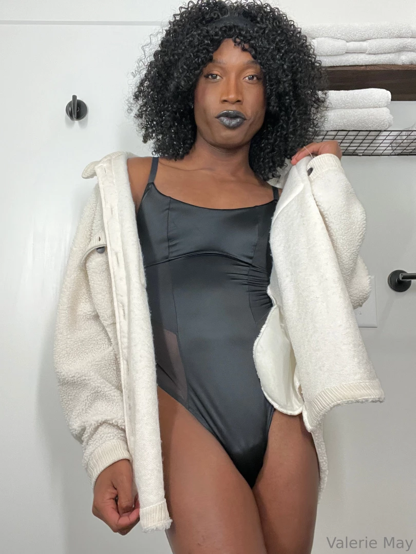 Should trans women tuck their dicks in public personally i say untuck part 4 
