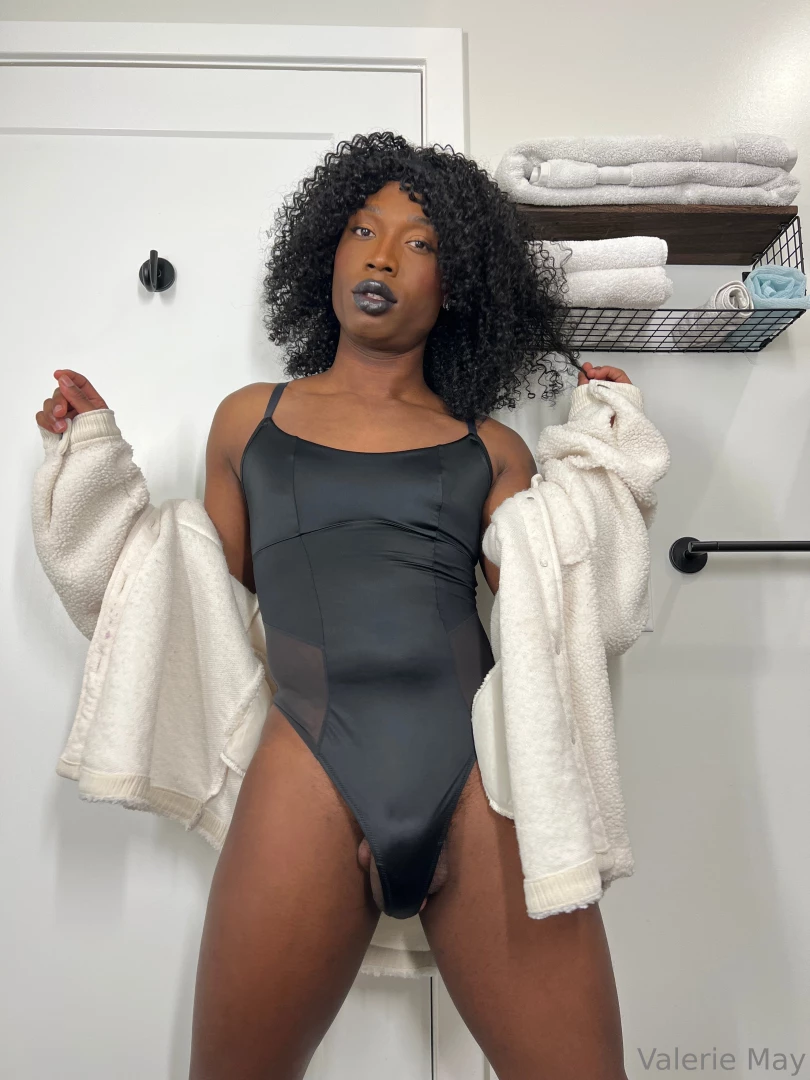 Should trans women tuck their dicks in public personally i say untuck part 7 