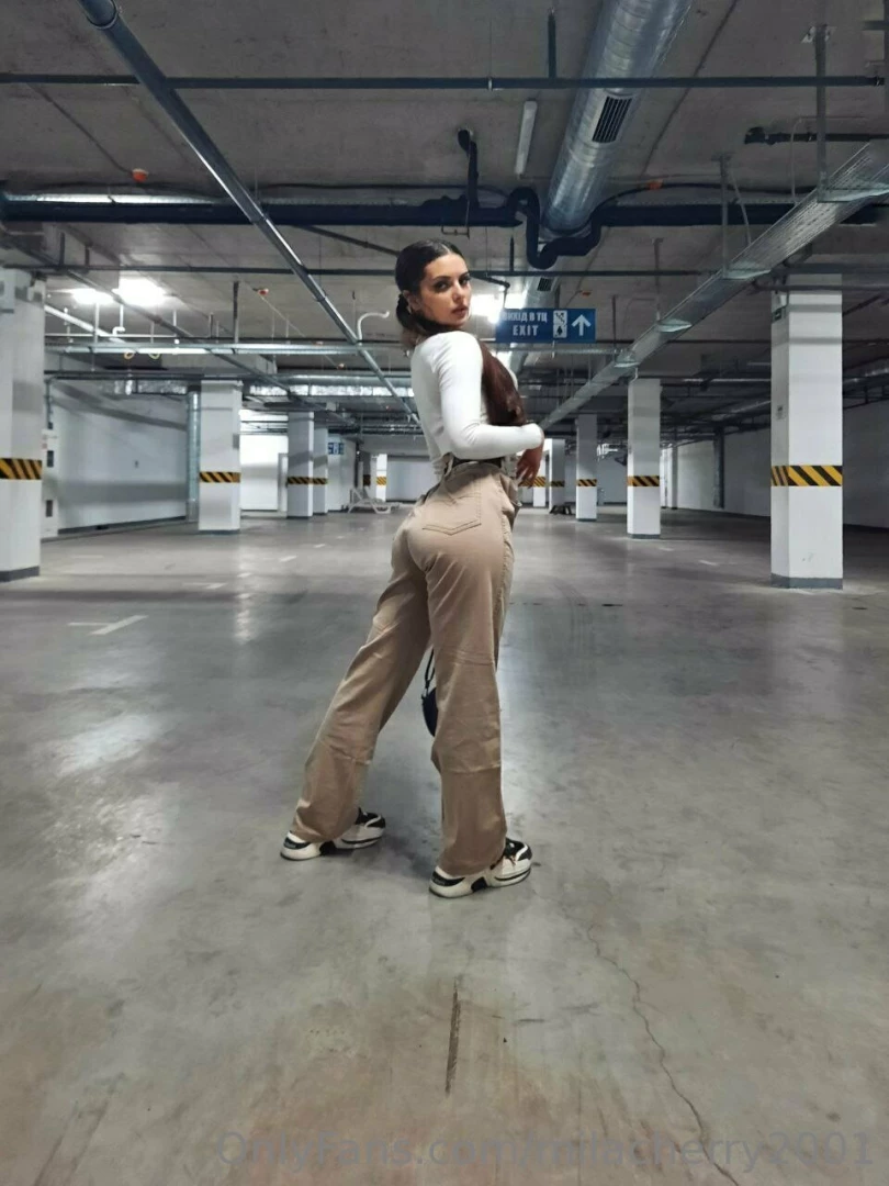 Does my butt look good in shatans what do you think 