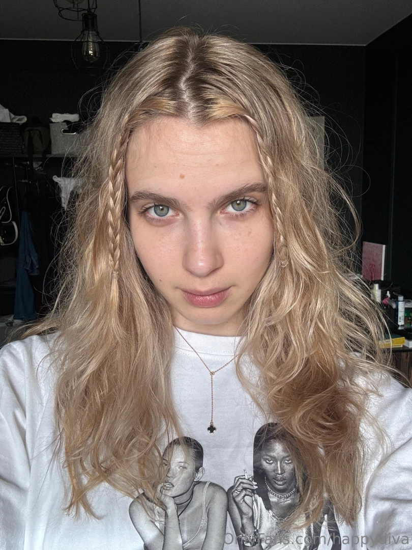 Stylish hairstyles with braids on the front strands - this is an 