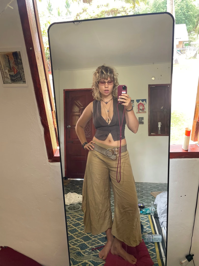 Hey guys how are you i can t stand this heat anymore i want cool 