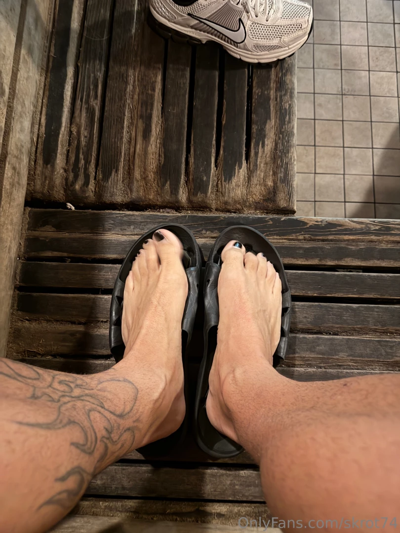Want to smell me before i get in the shower ever seen a str8 dudes ass 