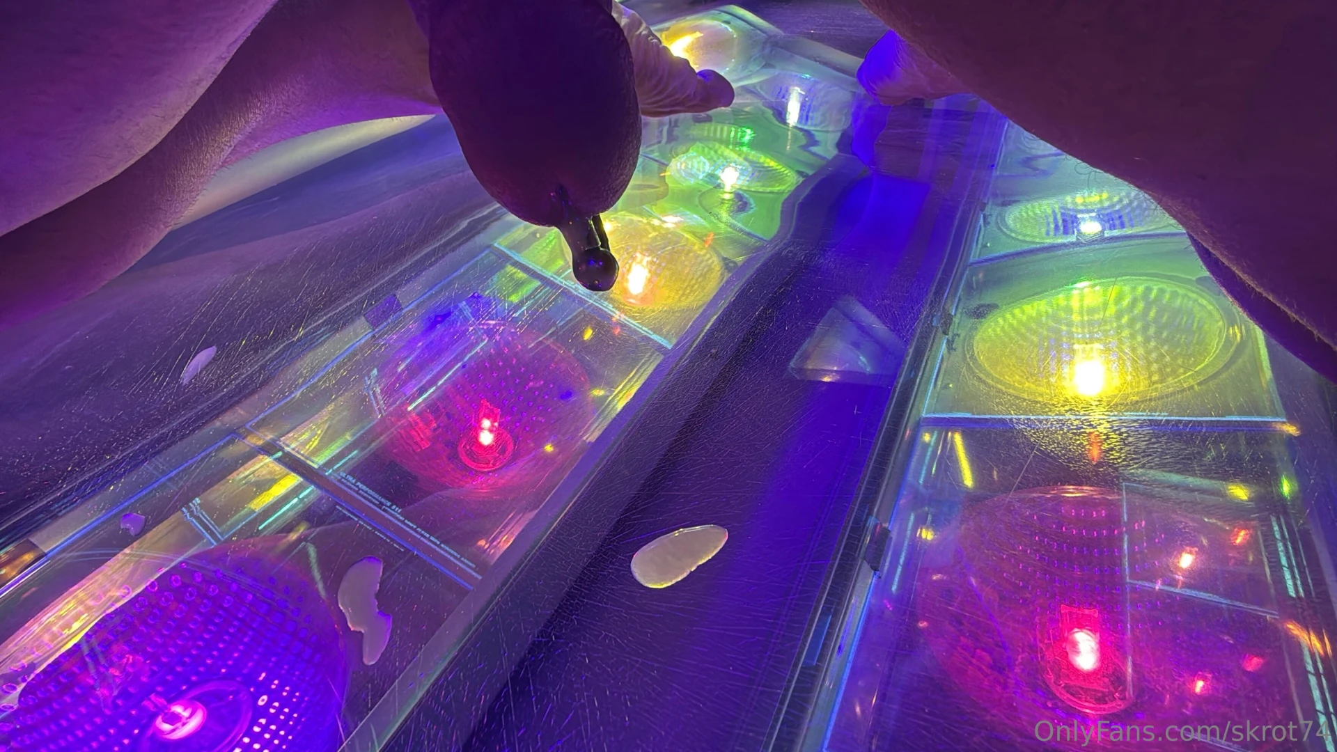 Tanning fun in normal speed with my patas 