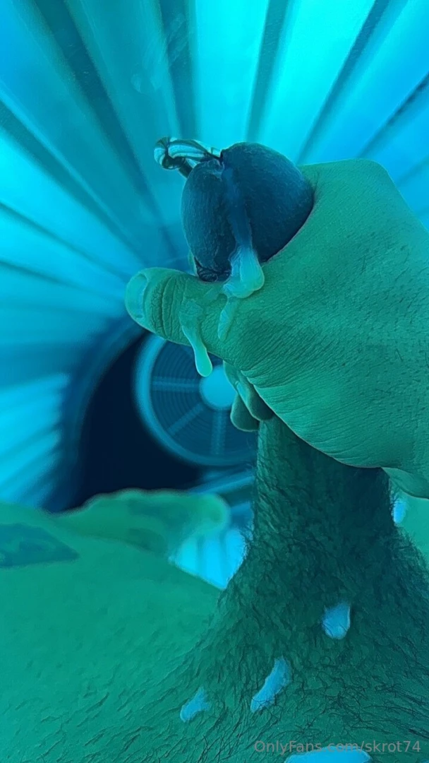 Oh how i adore the time in the tanning bed part 1 