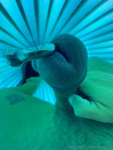 Oh how i adore the time in the tanning bed part 2