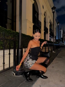 Im pretty with clothes on but even prettier without text me to find part 1