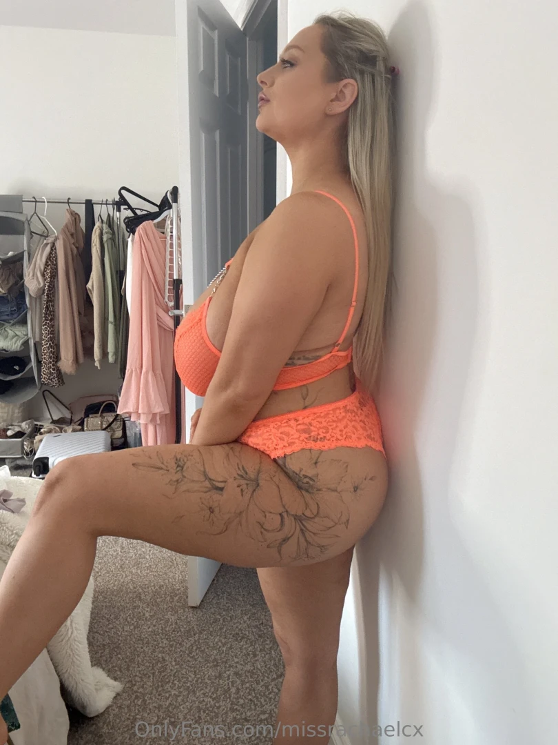 I think orange is one of the best colours on me 