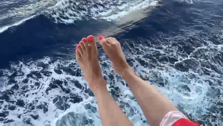 Rachel s vacation feet v 1 rachel just got back from a cruise and was 