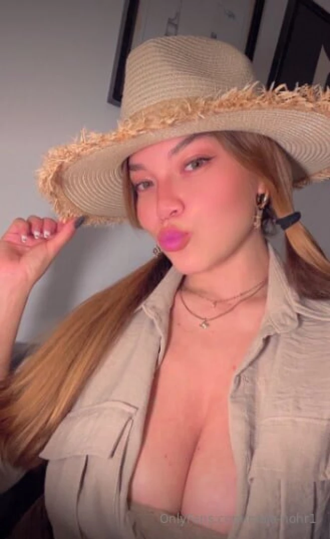 Have you ever seen a cute cowgirl in miami before that s me 