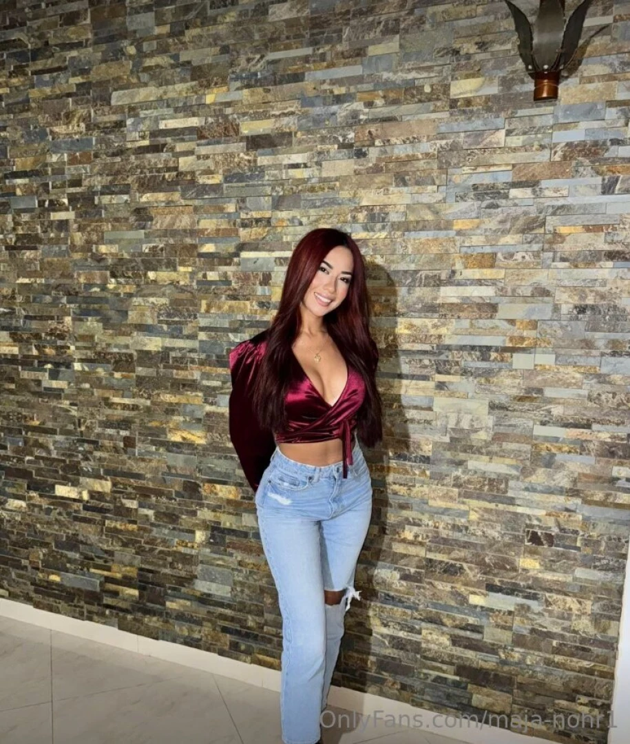 Hi this is my friend emma she wants to make new friends and i know you 