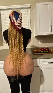 Peeeel me down and eat my fruit