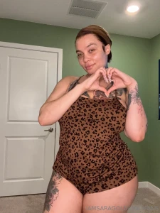 Going live in 45 minutes saragoldglitter