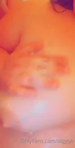 Be honest do i make you wanna cum in the shower with mrdiggyb