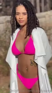 Message me 4 the jacuzzi scene