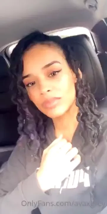 I m trying to fuck in my car who down for that 