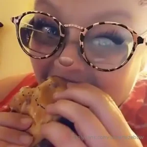 Mmmm eating fetish
