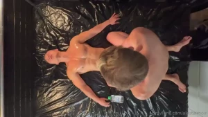 Part 3 hot muscle worship with oil finishing with a sweaty greasy raw