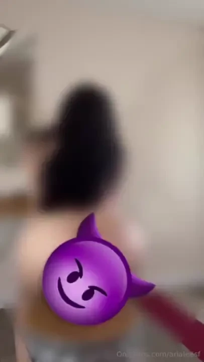 Its so hot when my ass claps and jiggles while my titties are bouncing 