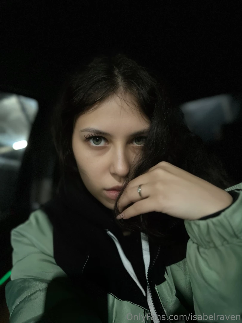 I love ordinary people people who wear ordinary clothes - a t-shirt 