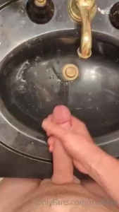 Recorded a cumshot recently where do you wish i was shooting this