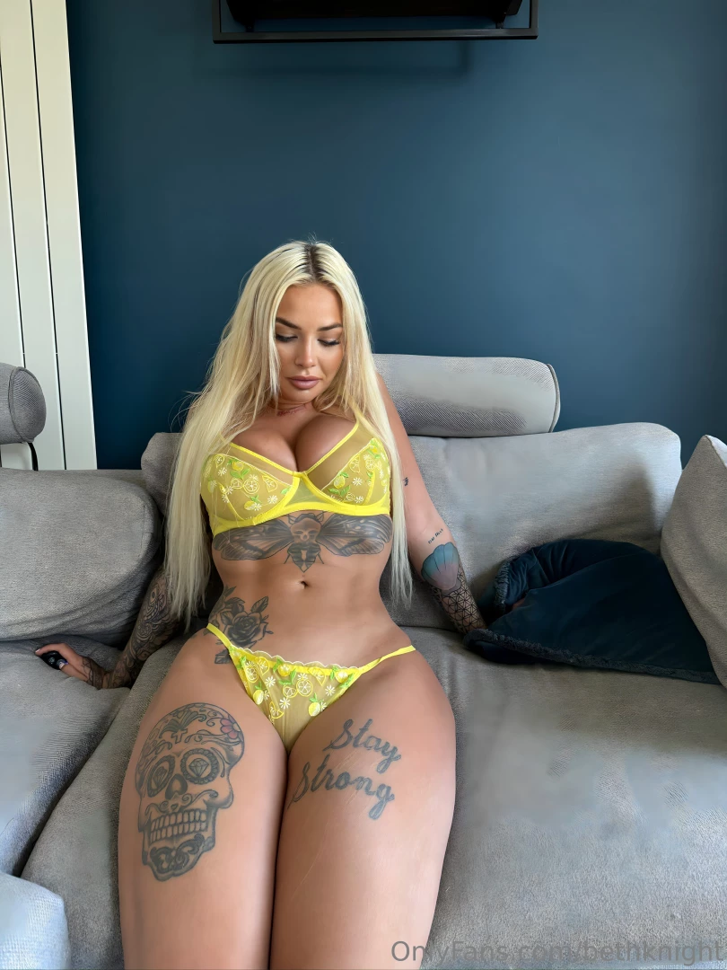 Make me your naughty girl xx 