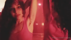 Which foot armpit have you fallen in love more