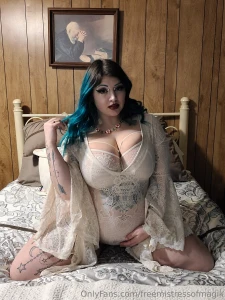 Happy a christmas eve lil video of me using my hands to climax part 12