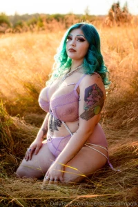 Please vote for me for fave bbw it means more than you know https avn