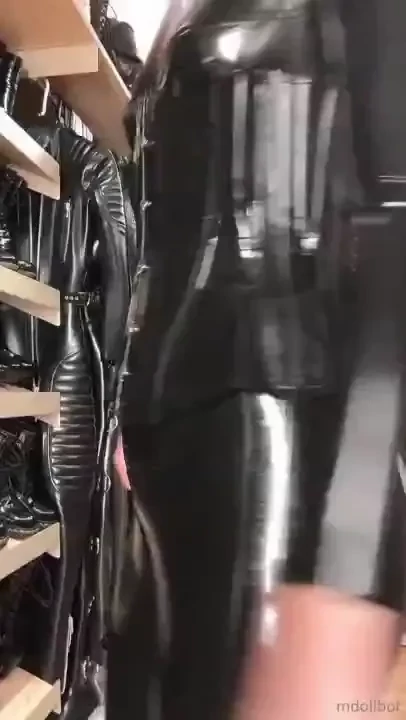 A corset lacing video but make it a clumsy struggle p that first big 