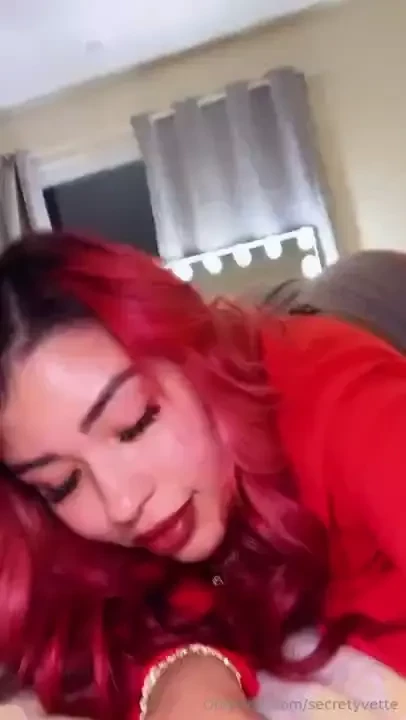 A morning peak under my red outfit 