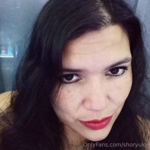 Am i not beautiful i m too pretty for you to deserve me