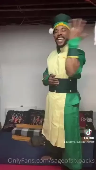 Who wants more sexy cosplay content 