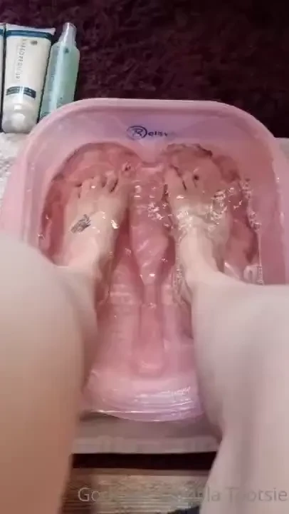 A true foot queen takes care of her feet to this extreme 