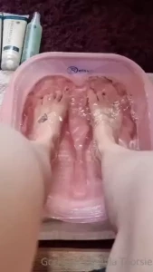 A true foot queen takes care of her feet to this extreme