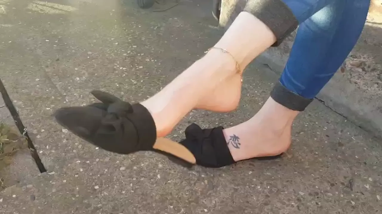 A little shoe dangling to get your hearts racing 