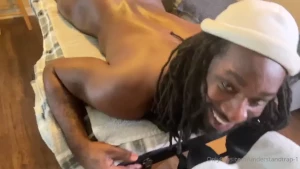 I went to get a massage from manseries and it turned my type of party