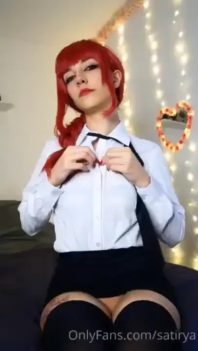 J ai cach une tenue beaucoup plus int ressante sous mon tailleur 