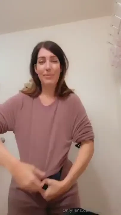 I think i can be there at 930 lol ppl let me do my video dance 