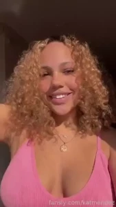 Happy titty tuesday teasing you by showing how sexy i look then giving