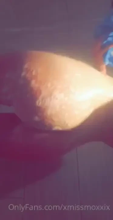 Buttplug shower show tease 