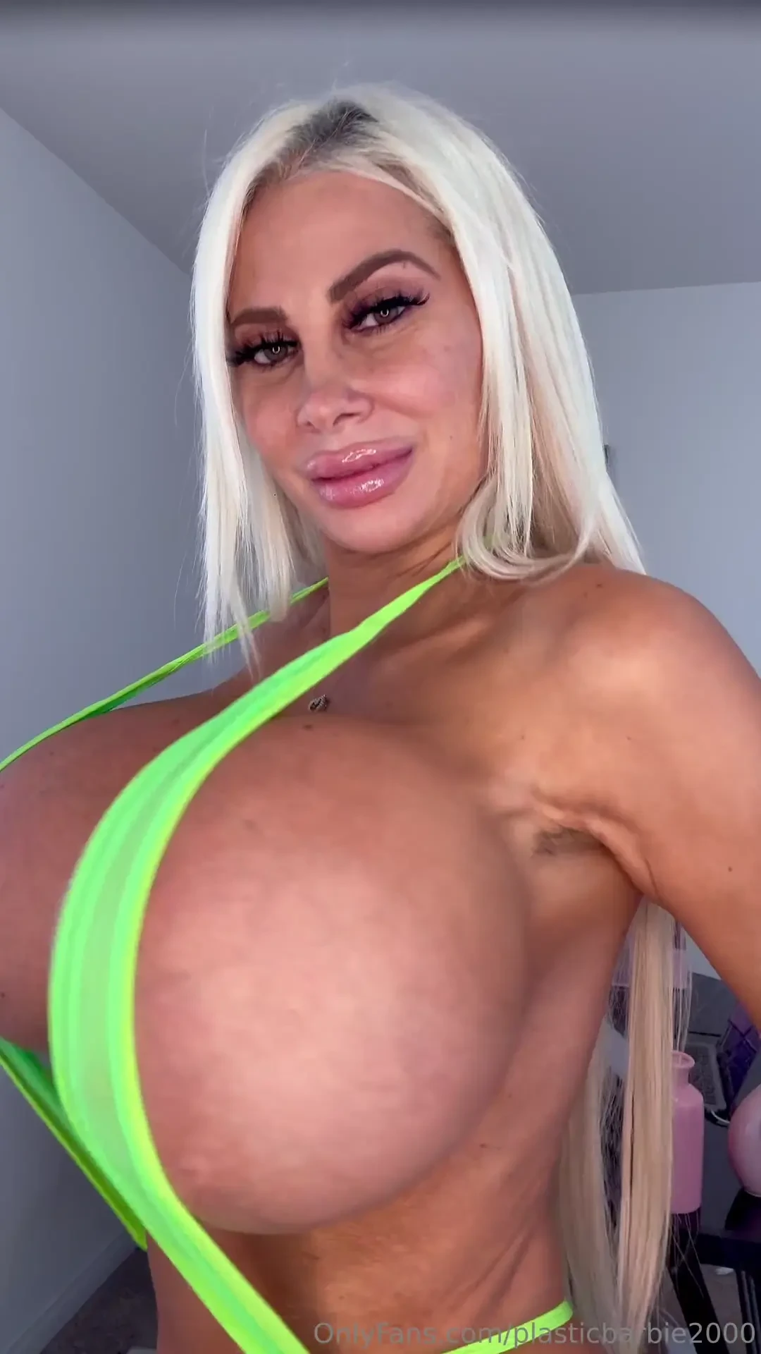 Hi loves i made a new video come get me naked for u baby 