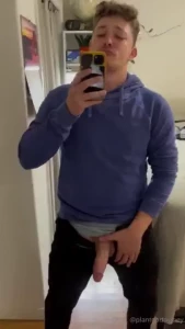 I got a new mirror put up in the room and need my cock drained who s